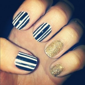 Art Nails: Listras + Glitter