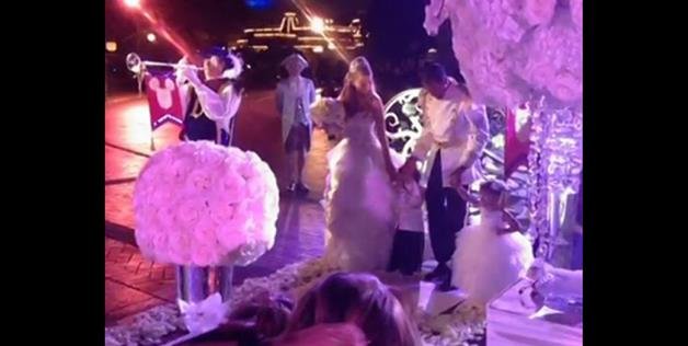 Mariah Carey Renova os Votos de Casamento como Princesa - imagem 6