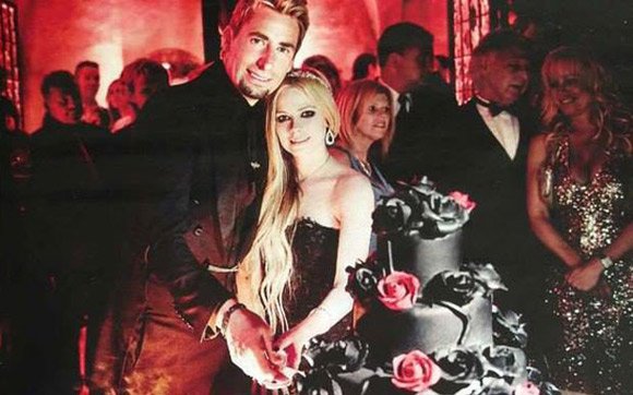 #Casamento de #Chad Kroeger & #Avril Lavigne com #Vestido #Negro - imagem 2