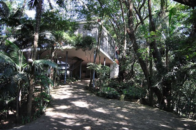 Casa de Vidro reabre ao público