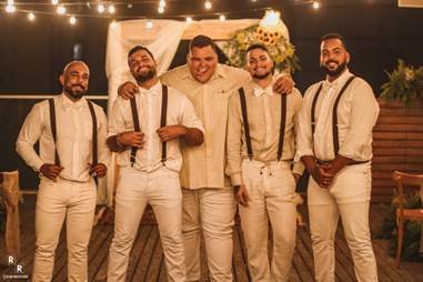 Menos é Mais grava clipe para o single inédito ‘Adorei’
