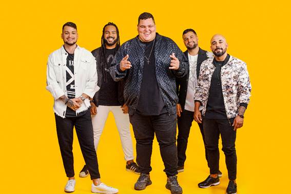 Com ingressos praticamente esgotados, grupo Menos é Mais se apresenta em São Paulo
