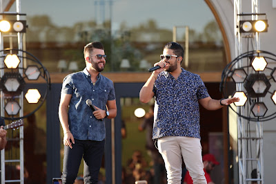 Depois do hit ‘Figurinha’, Douglas e Vinícius lançam ‘Volume 3’ - imagem 2