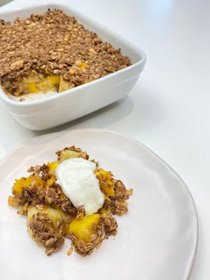 Crumble de Manga com Pêssego: uma experiência sensorial inesquecível e saudável