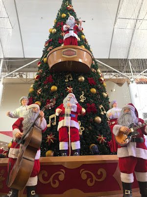 Shopping Tamboré traz Show de Natal com Orquestra de bonecos do Papai Noel e muita música