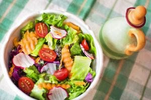 Além do molho e da salada: chef mostra 4 maneiras para usar o tomate nas refeições