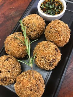 Chef Rachel Camacho apresenta o bolinho de brisket
