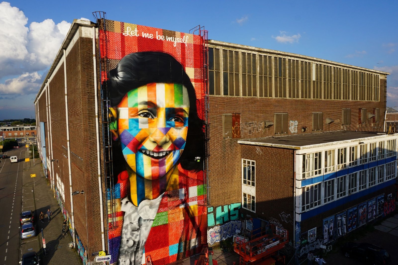 Eduardo Kobra destaca a importância dos livros em mural na cidade de Sorocaba - Novo release - imagem 6