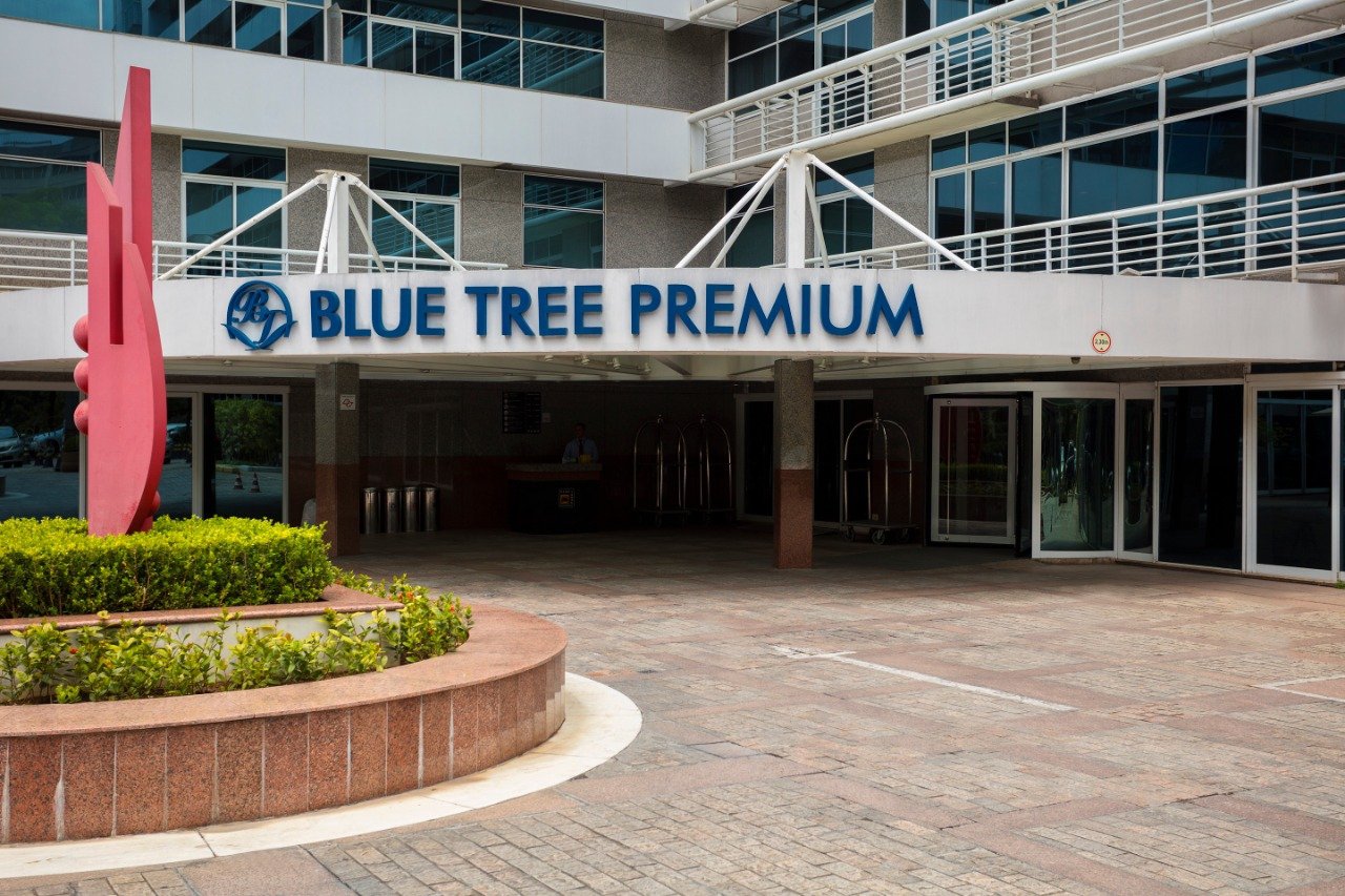 Blue Tree Premium Verbo Divino promove sessão de cinema e karaokê ao ar livre grátis