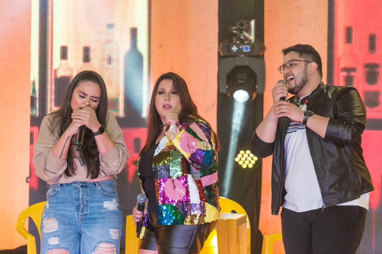 Paulinha Gonçalves lança "Boteco Particular" com participação de Luiza & Maurílio