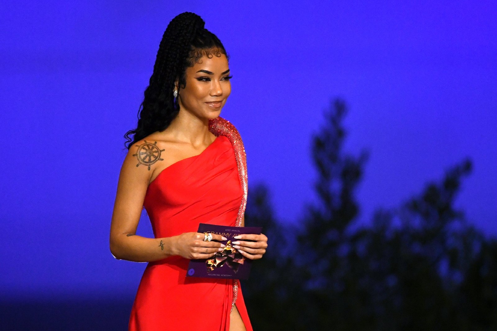 Estrelas brilham usando joias da BVLGARI durante o 63º Grammy Awards - imagem 20