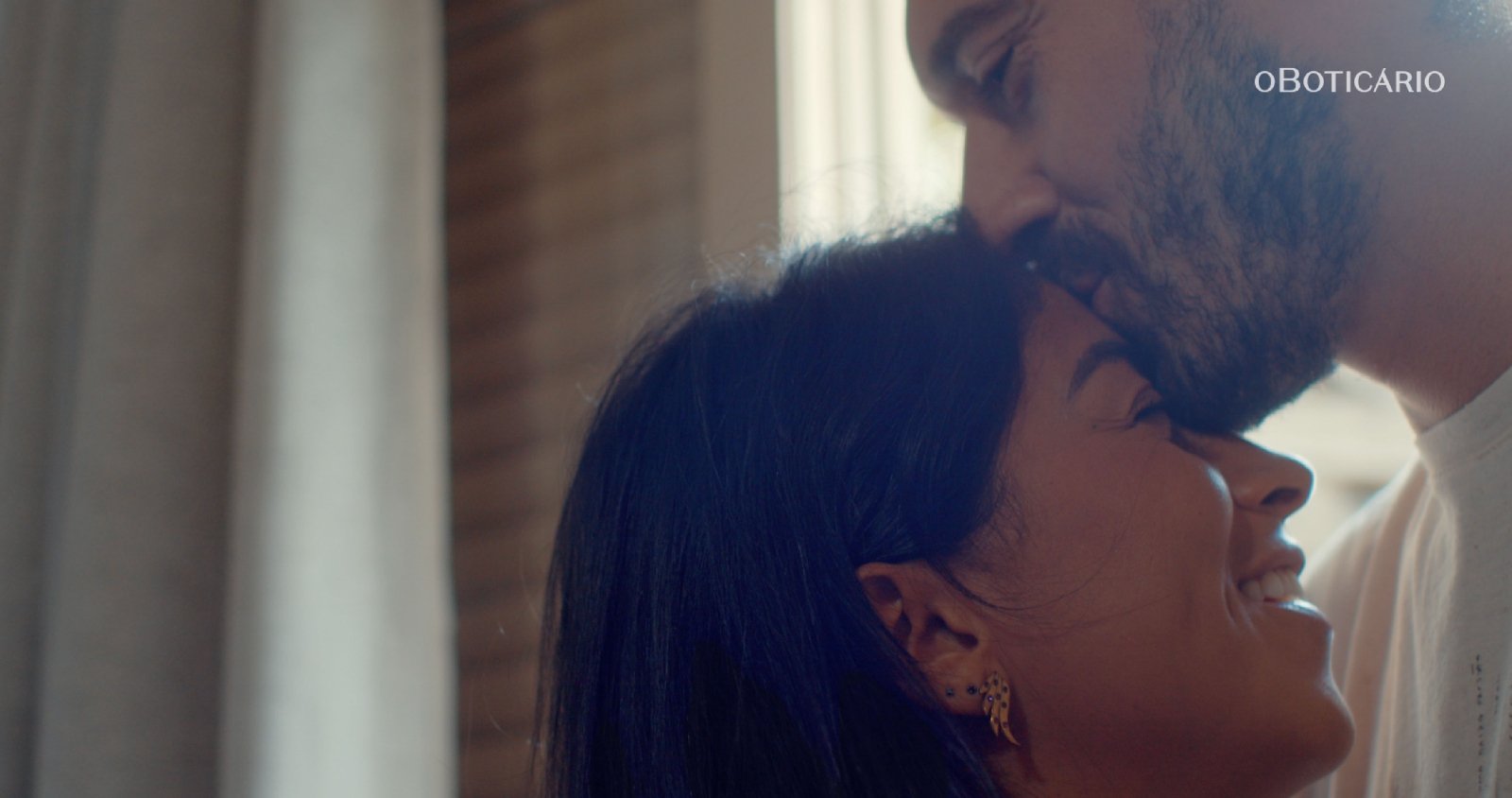 A simplicidade do amor, mesmo em um mundo tão complexo, vira tema da campanha do novo Floratta, do Boticário