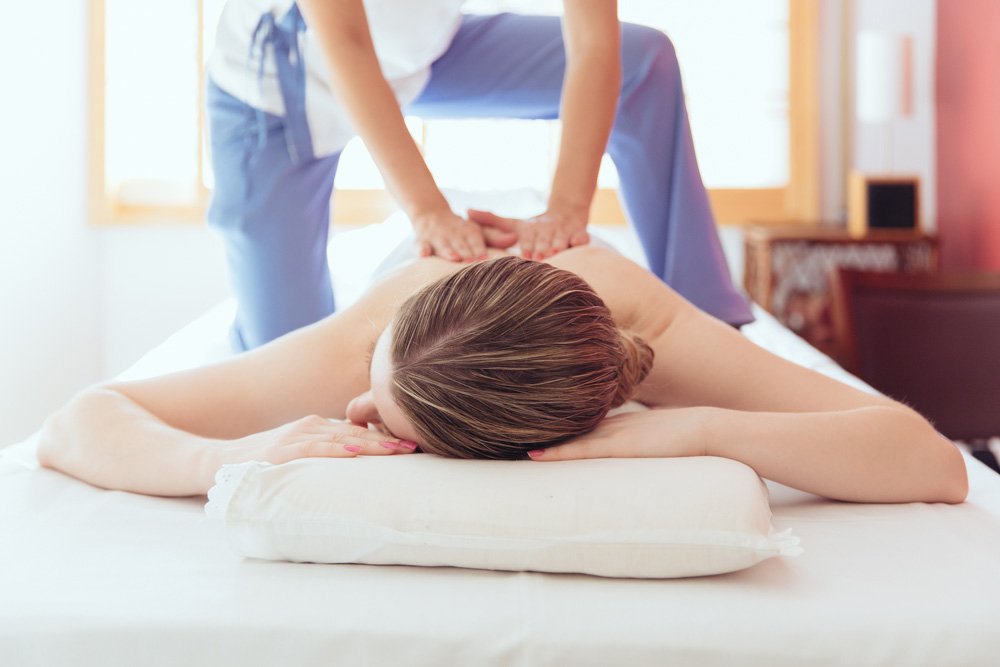 Massagem está entre os melhores métodos para aumentar a autoconfiança após a pandemia, revela a pesquisa
