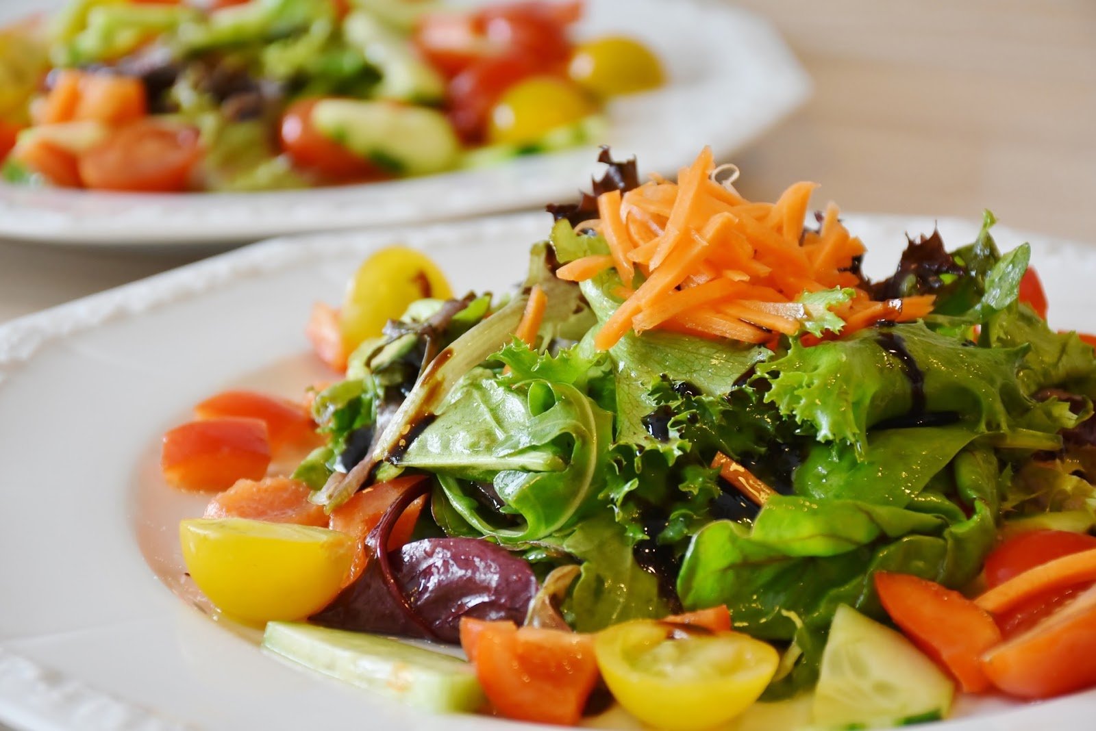 Nutricionista ensina 4 opções de saladas simples e saborosas