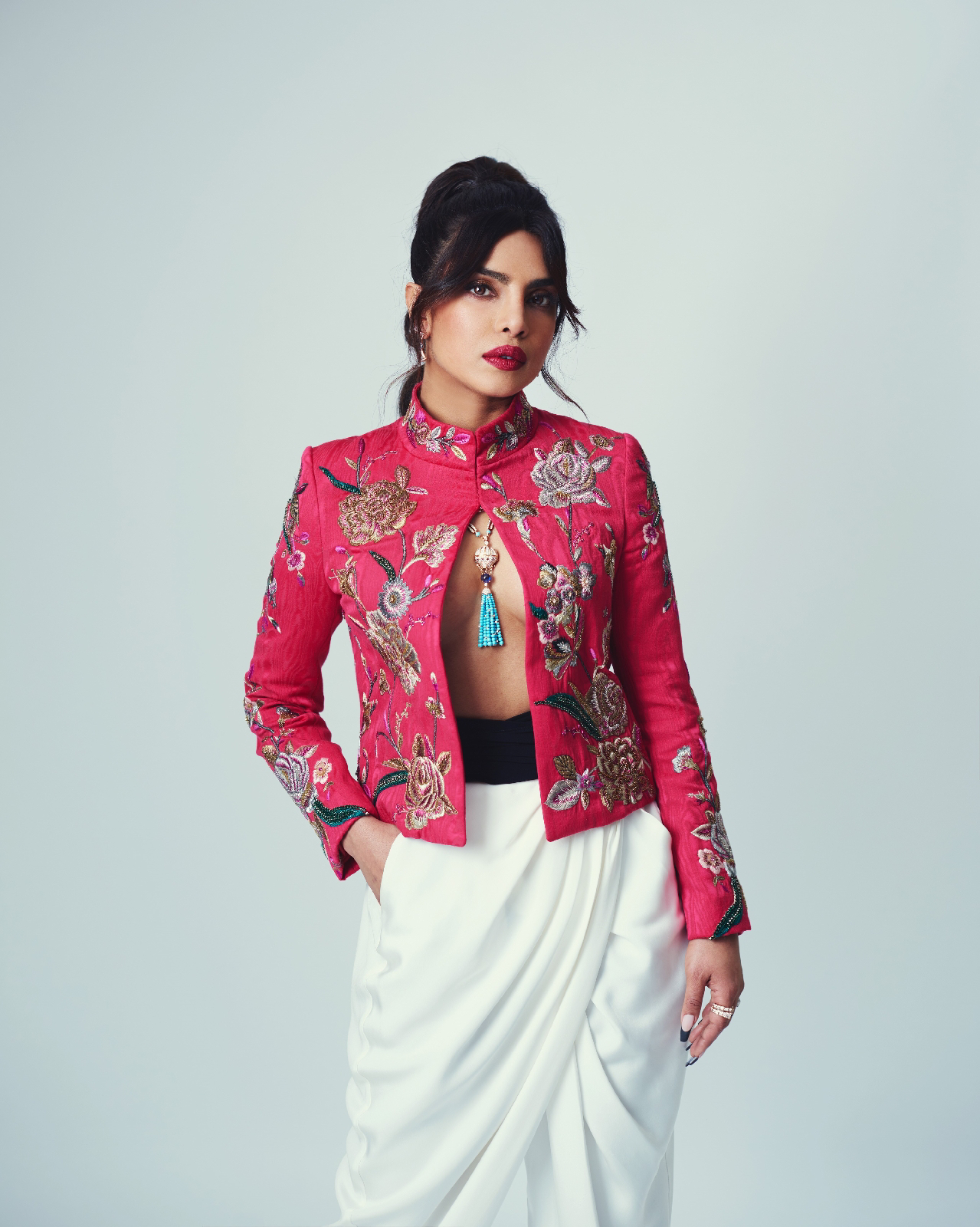 Priyanka Chopra Jonas vestiu BVLGARI no 74º BAFTA AWARDS - imagem 10