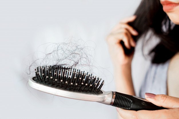 Queda de Cabelo e Covid 19O Que Você Precisa Saber?