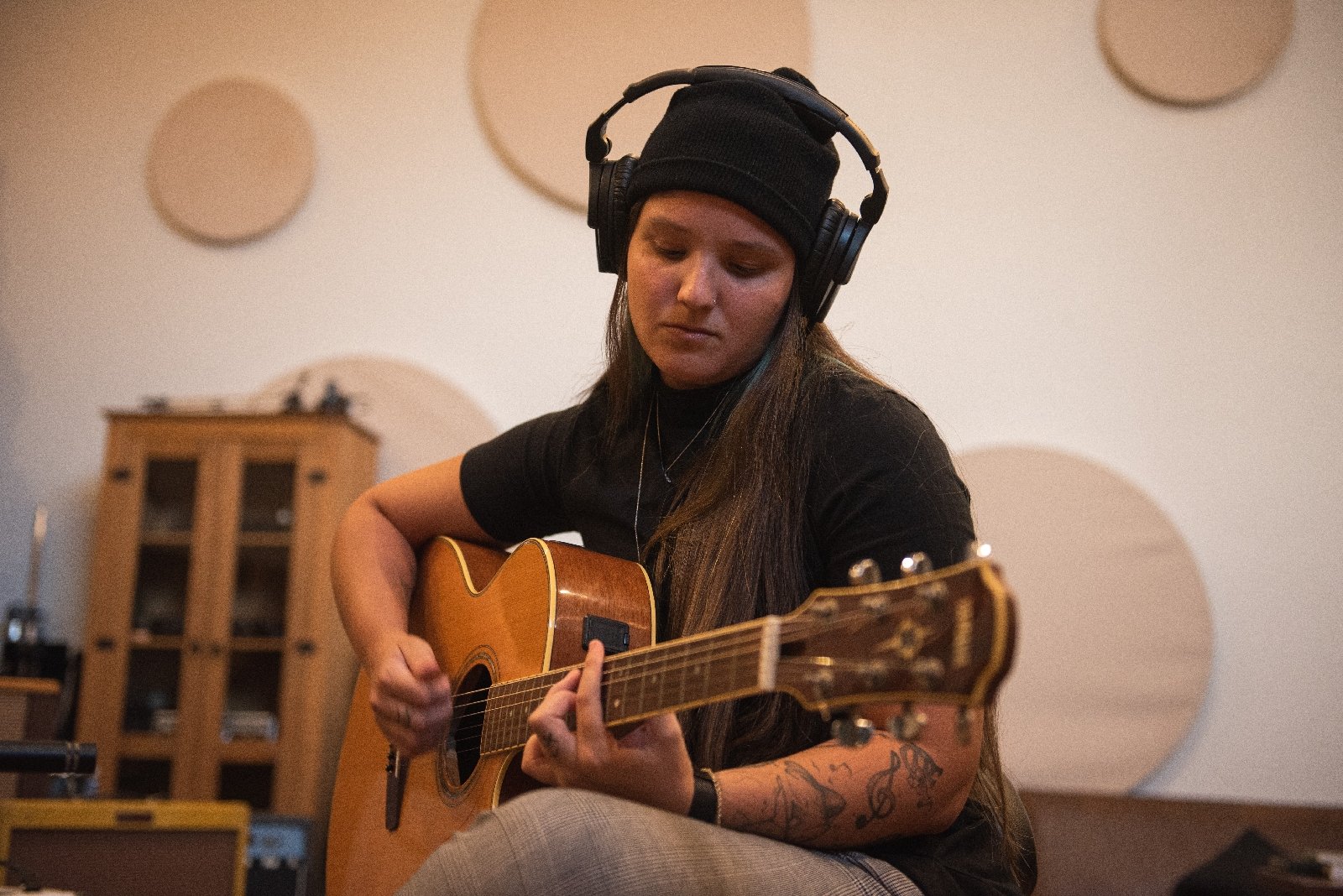 Cantora carioca é a revelação do Me Grava Salon Line