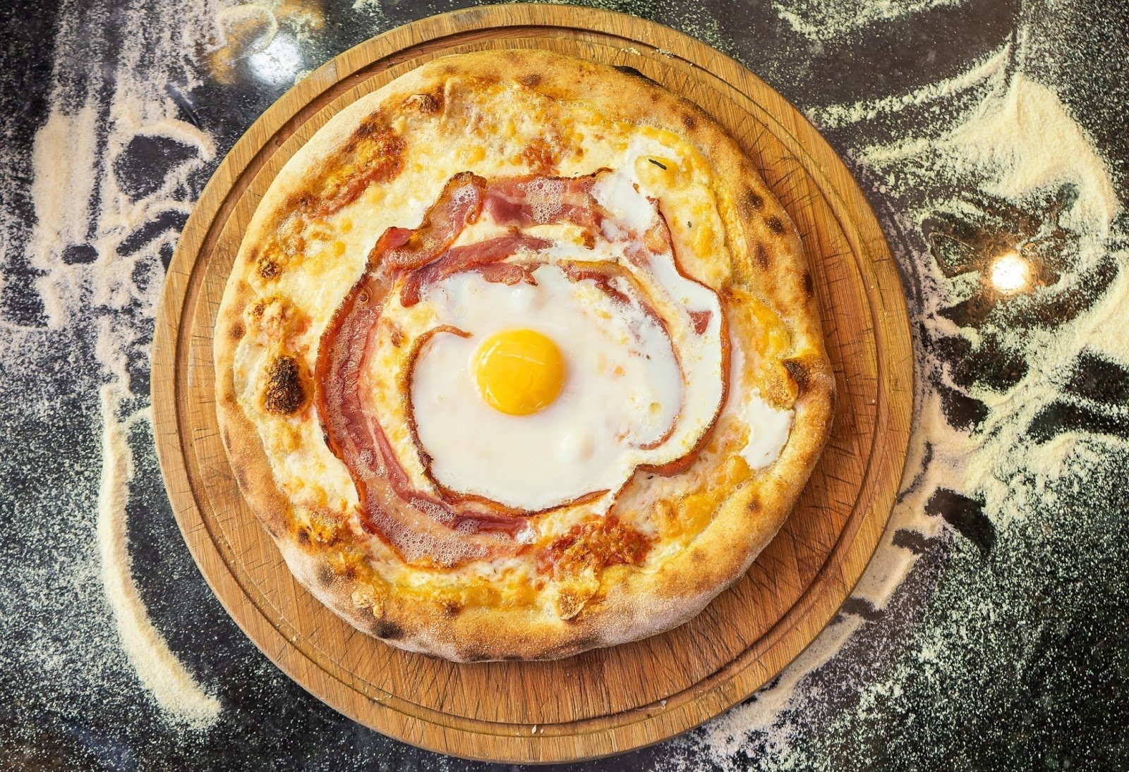 Chef Gino Contin ensina a preparar a verdadeira Pizza Carbonara - imagem 2