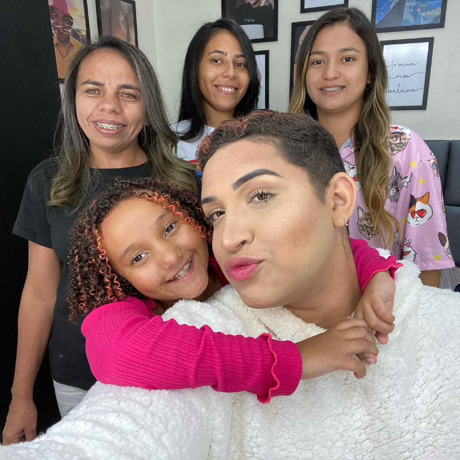 Família do influencer Yarley é formada por três filhos adotivos; conheça a história
