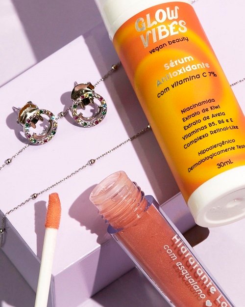 Kits com um dos mais poderosos séruns do mercado de cosméticos são apostas da Glow Vibes para presentear no
