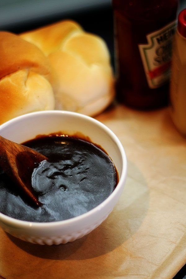 No Dia do Hambúrguer, descubra como preparar uma receita que leva cerveja em sua composição - imagem 2