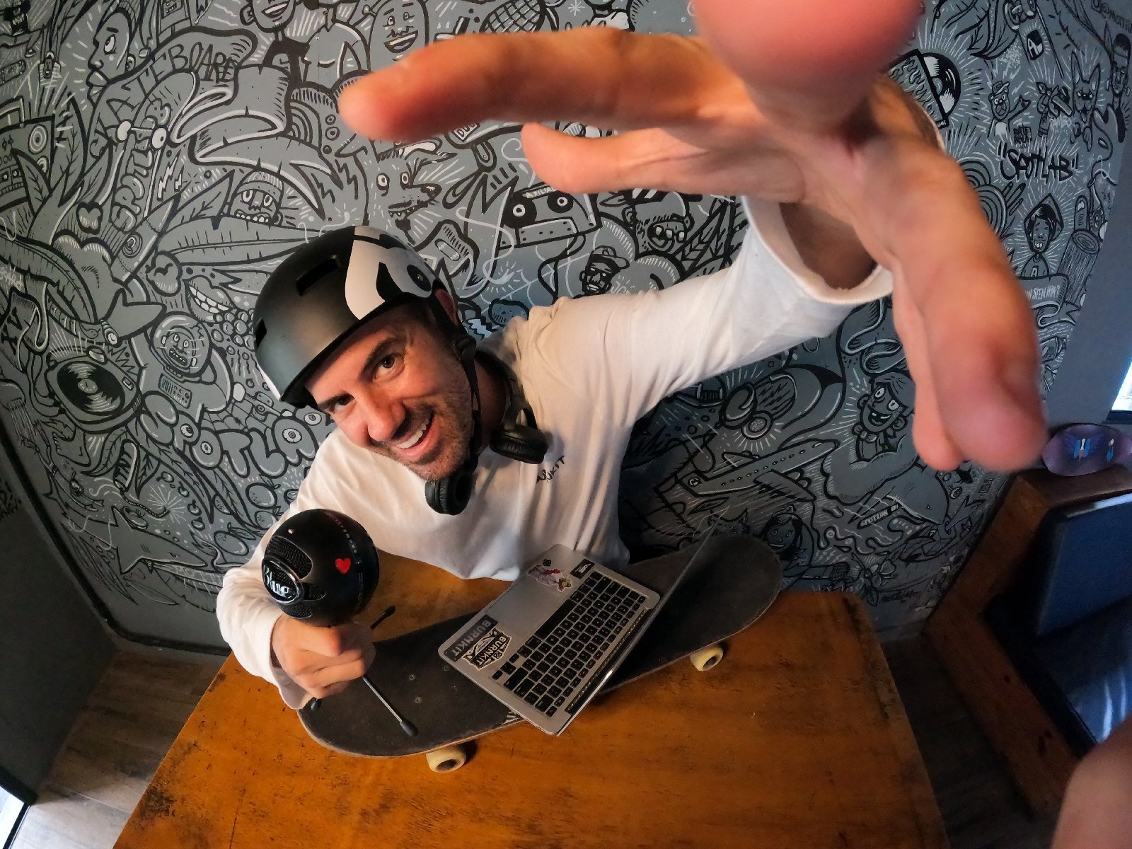 Orelo lança podcast em parceria com Bob Burnquist com conteúdo que surpreende trazendo uma verdadeira