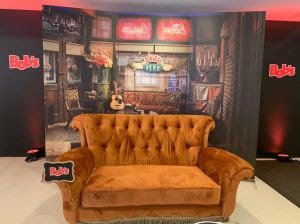 Bob's leva icônico cenário de Friends ao Shopping Metrô Santa Cruz