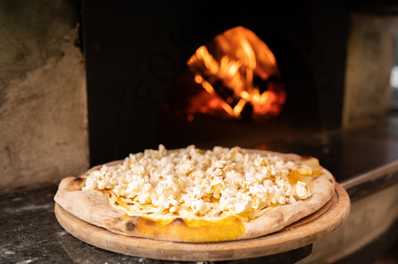 Chef Gino Contin entra no clima das Festas Juninas com sua Pizza de Queijo Cremoso e Pipoca - imagem 2