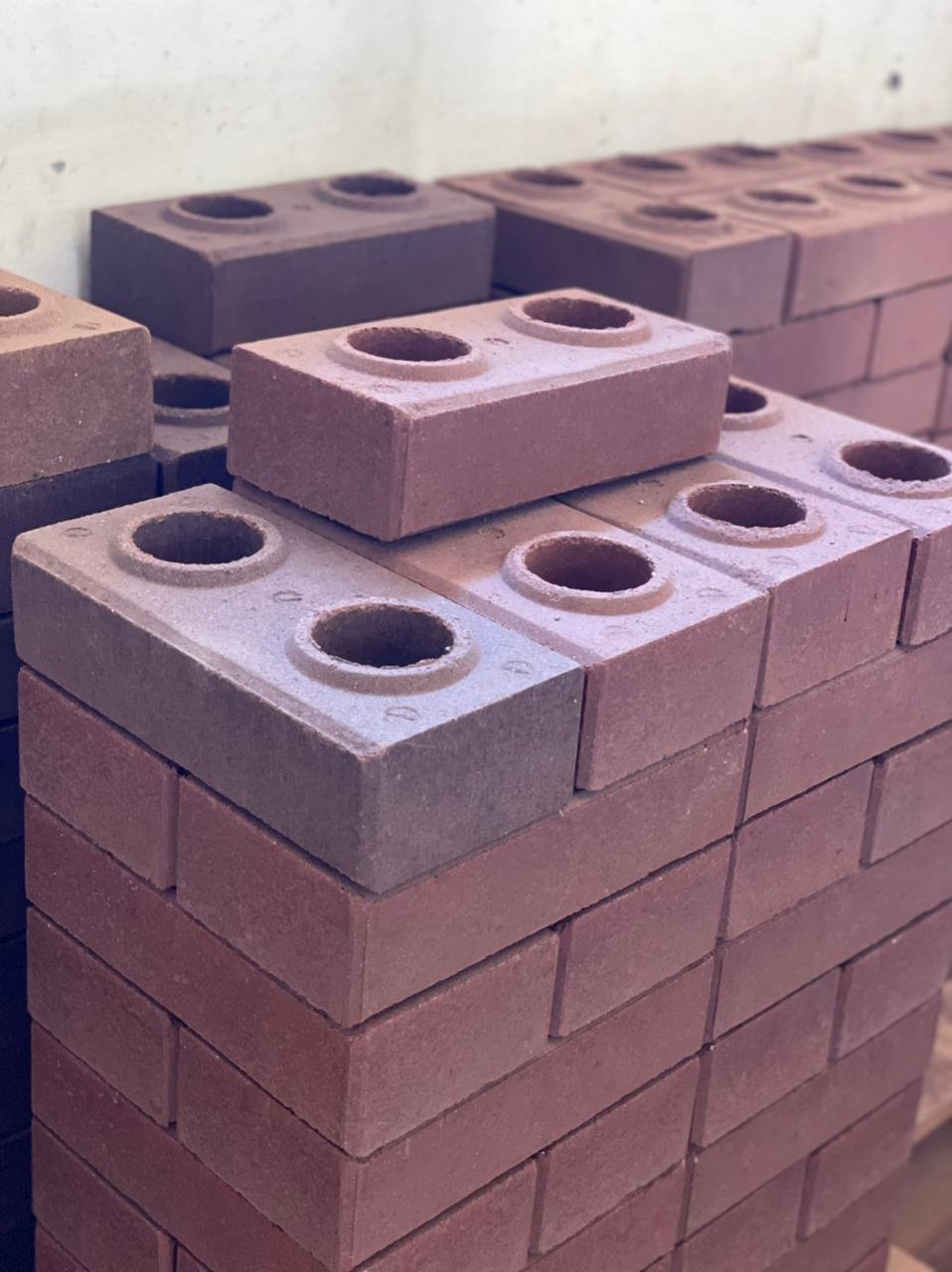Tijolos ecológicos surgem como alternativa mais barata e sustentável para a construção civil