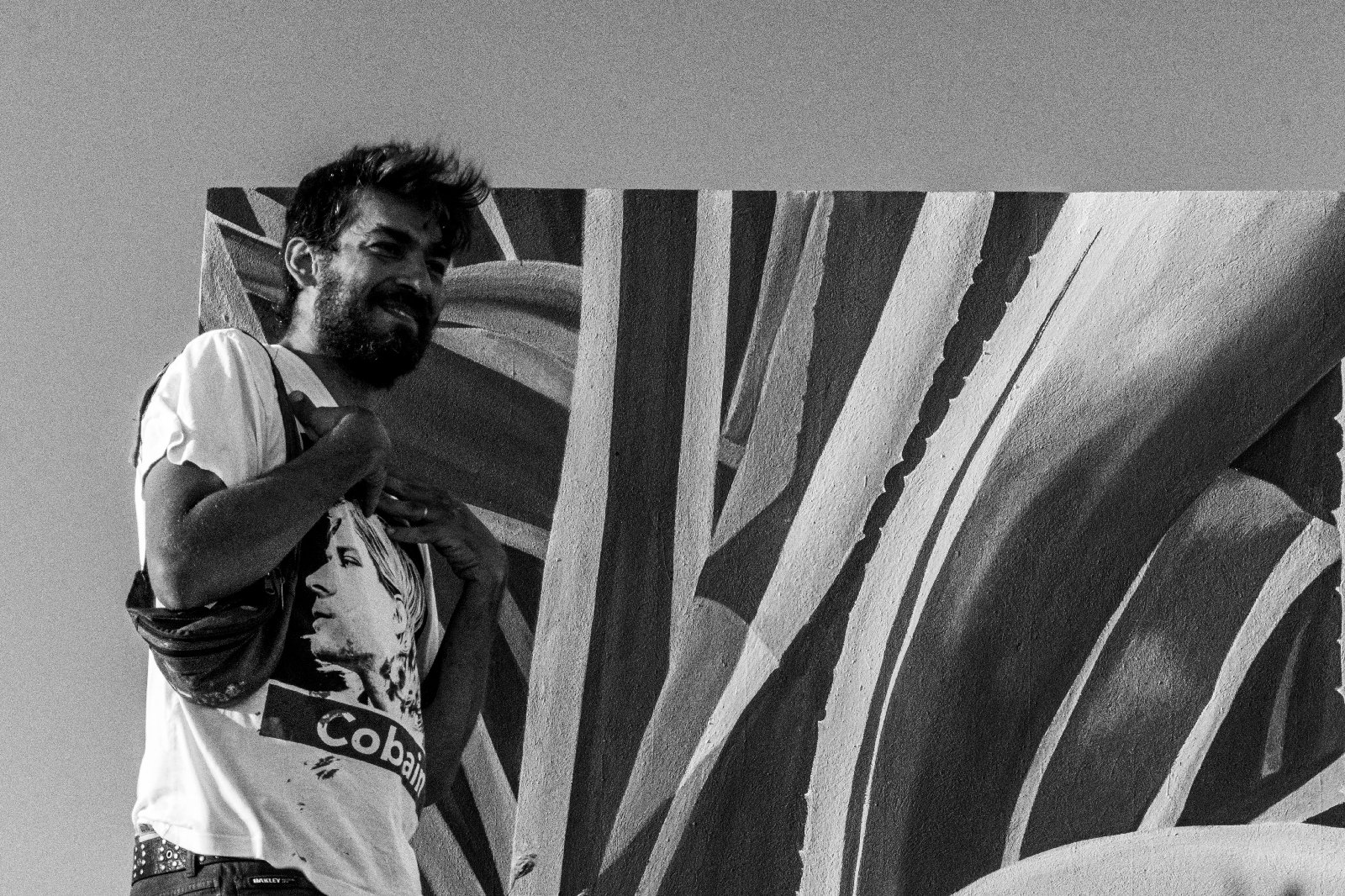 Artista brasileiro Thiago Mazza encerra temporada no verão Europeu com obra na Sardenha