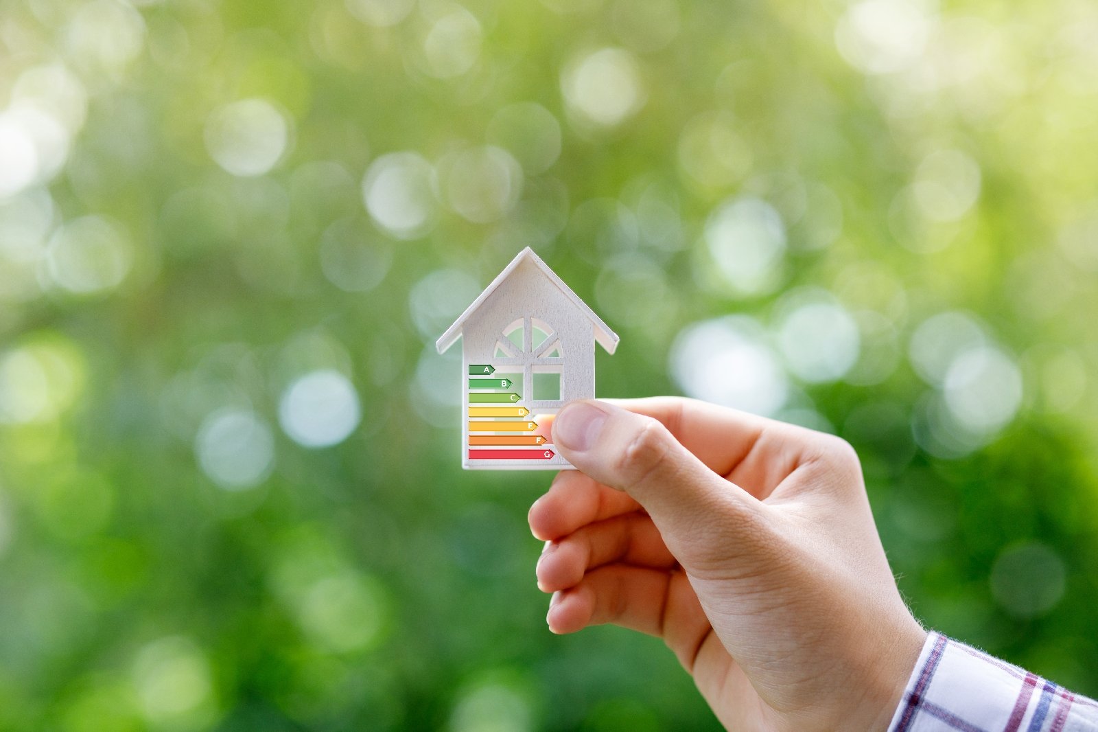 Conta de energia elétrica: Confira dicas simples e práticas para reduzir o consumo