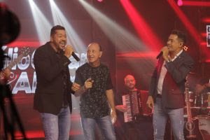 Júlio César & Aldair lançam o DVD "Ao Vivo na Estrada" - imagem 2
