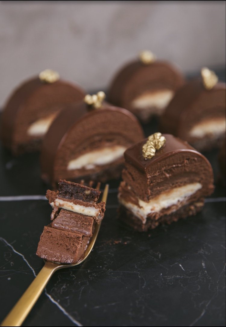 No "dia do chocolate ( 07/07)" aprenda uma sofisticada receita com a Maria Antonieta, o Louis XVII