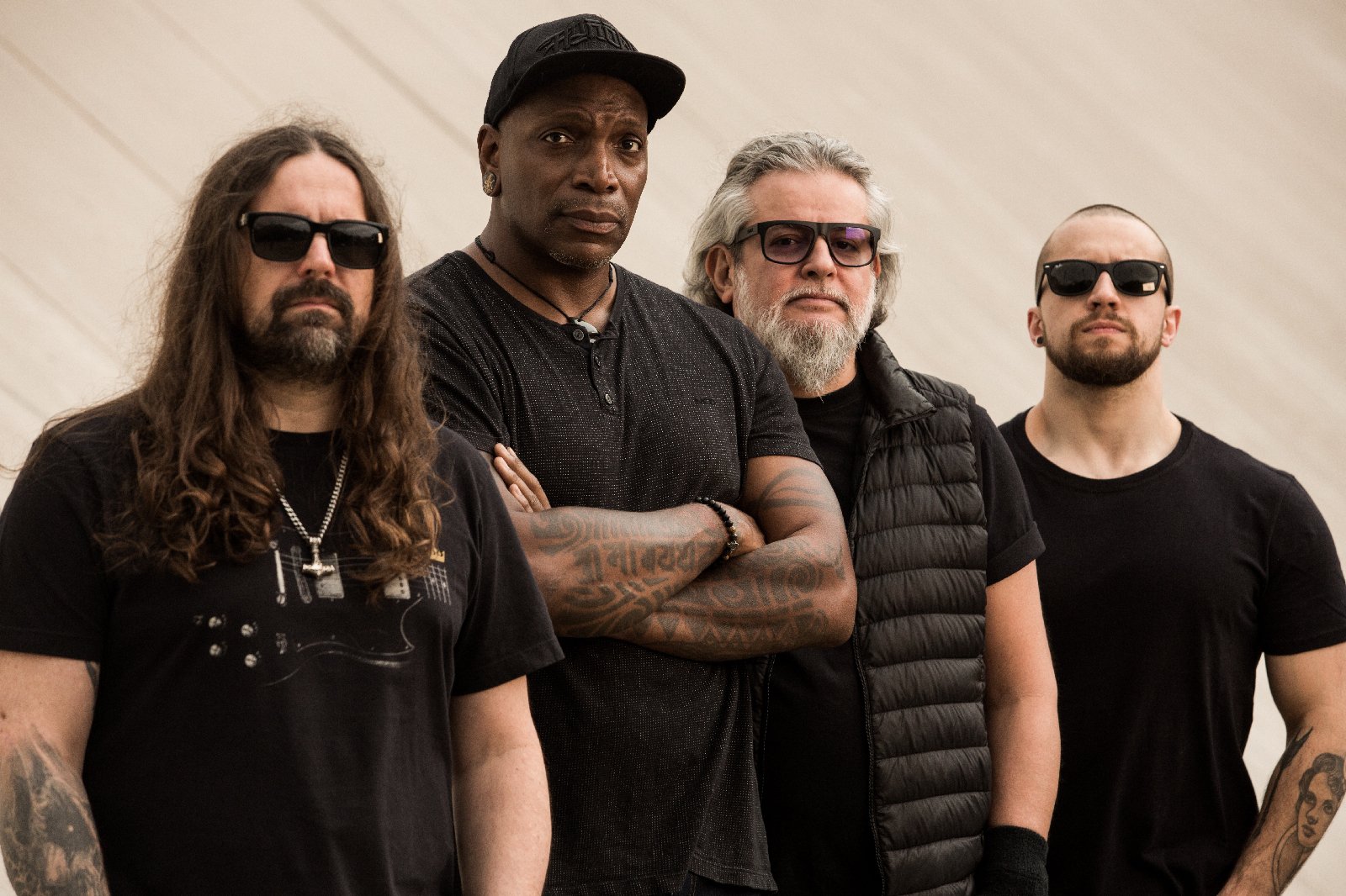 Sepultura lança "Apes of God" com participação de Rob Cavestany, da banda norte-americana Death Angel, nas