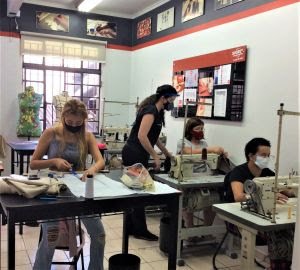 Alavancado por cursos de moda, empreendedorismo têxtil cresce 25% no semestre