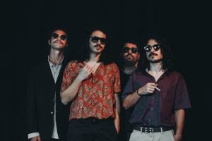 Banda capixaba Rosa Chá lança videoclipe para o single "Baby Sente o Groove" e apresenta EP de estreia
