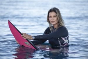 TAG HEUER: episódio 6 do podcast The Edge - alcançando novas alturas, com a surfista brasileira recordista