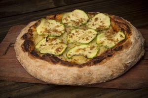 Aprenda a pizza vegana de abobrinha do Chef Henrique Campos
