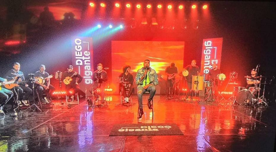 Diego Gigante lança DVD Pagode do Gigante