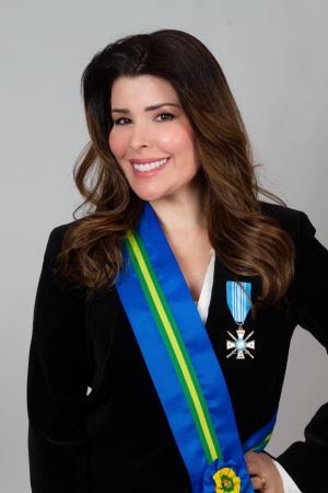 Nádia Figueiredo é agraciada com o título de Chanceler Internacional pela Sociedade Brasileira de Artes