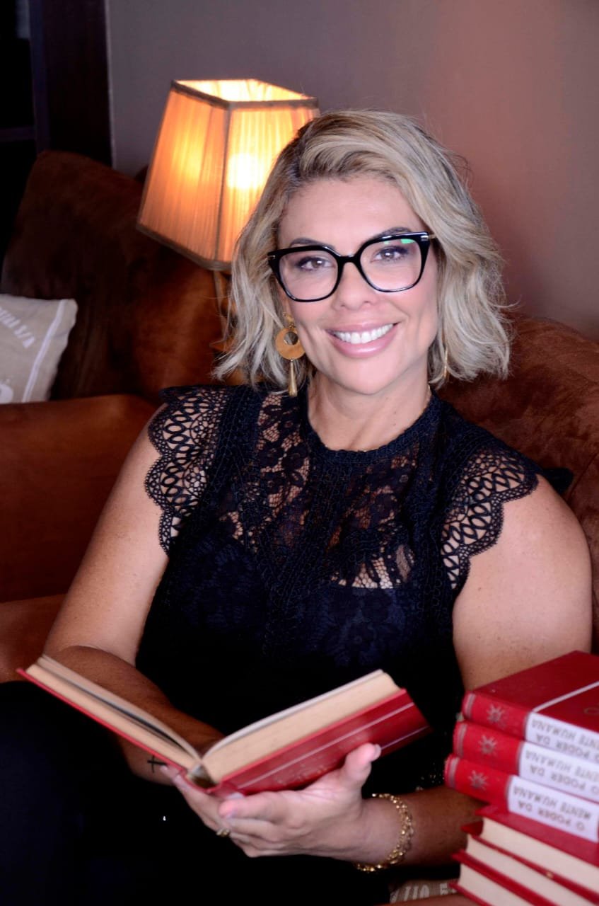 Setembro Amarelo - Associação TRANquilaMENTE foi criada para cuidados com transgêneros.Psicóloga Vanessa