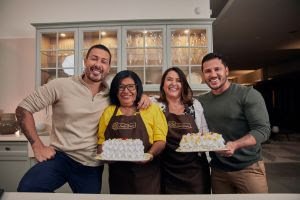 Sodiê Doces lança bolo para mãe do influencer Carlinhos Maia