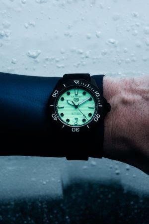 TAG Heuer apresenta o Aquaracer Professional 300 Night Diver - imagem 2
