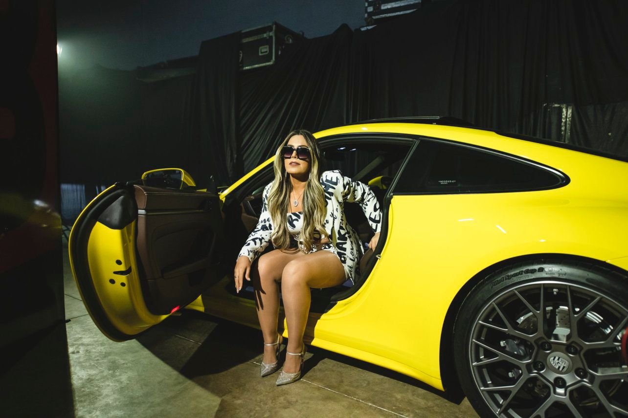 Empoderada! Assista ao novo clipe de Fernanda Costa “Amei Separei Superei”