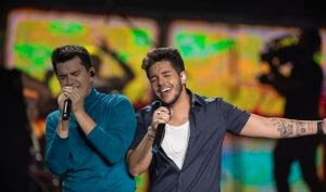 Hugo & Guilherme levam troféu no Prêmio Jovem Brasileiro