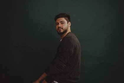 Rafa Thomé dissolve diferentes maneiras de se relacionar em seu EP de estreia, "Certo Que Eu Tô Errado"