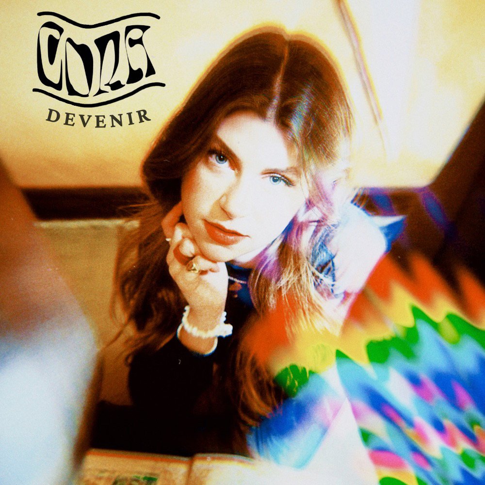 CANTORA E COMPOSITORA CORA LANÇA SEU PRIMEIRO EP, "DEVENIR" - imagem 2