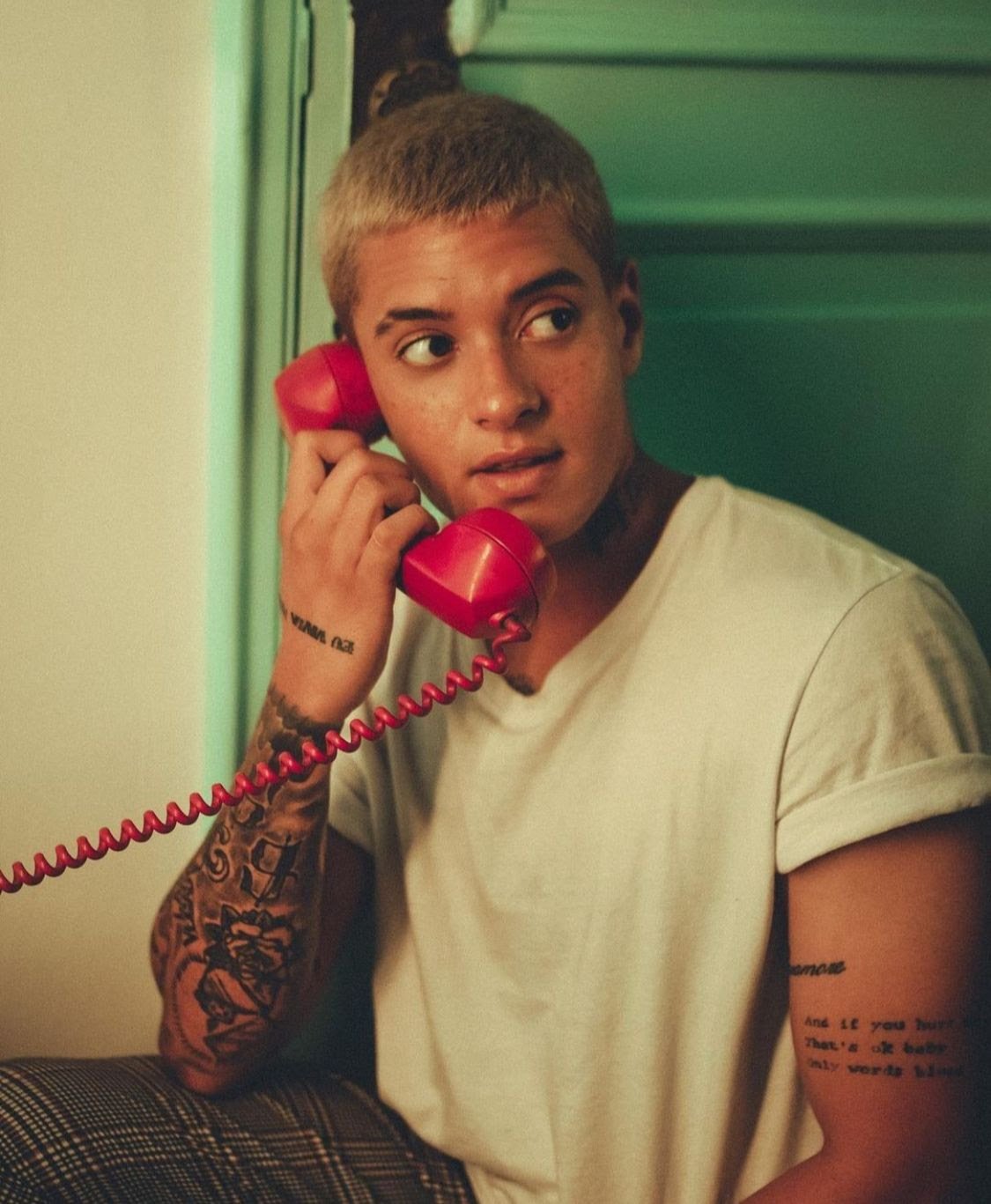 Cinco artistas para você conhecer, ouvir e se apaixonar neste final de ano - imagem 6