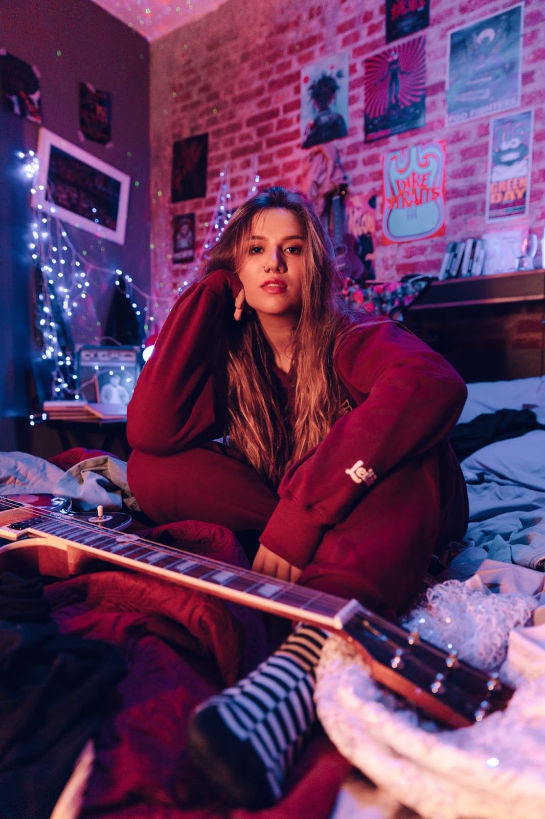 ELANA DARA LANÇA “ACREDITO EM FADAS” E ENTREGA SEU PRIMEIRO EP, “TEORIA DO CAOS”, COMPLETO PARA OS FÃS
