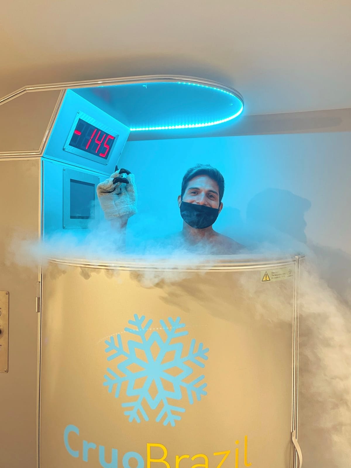 Em tratamento muscular, ex-BBB André Martinelli encara temperaturas de quase -150ºC - imagem 2